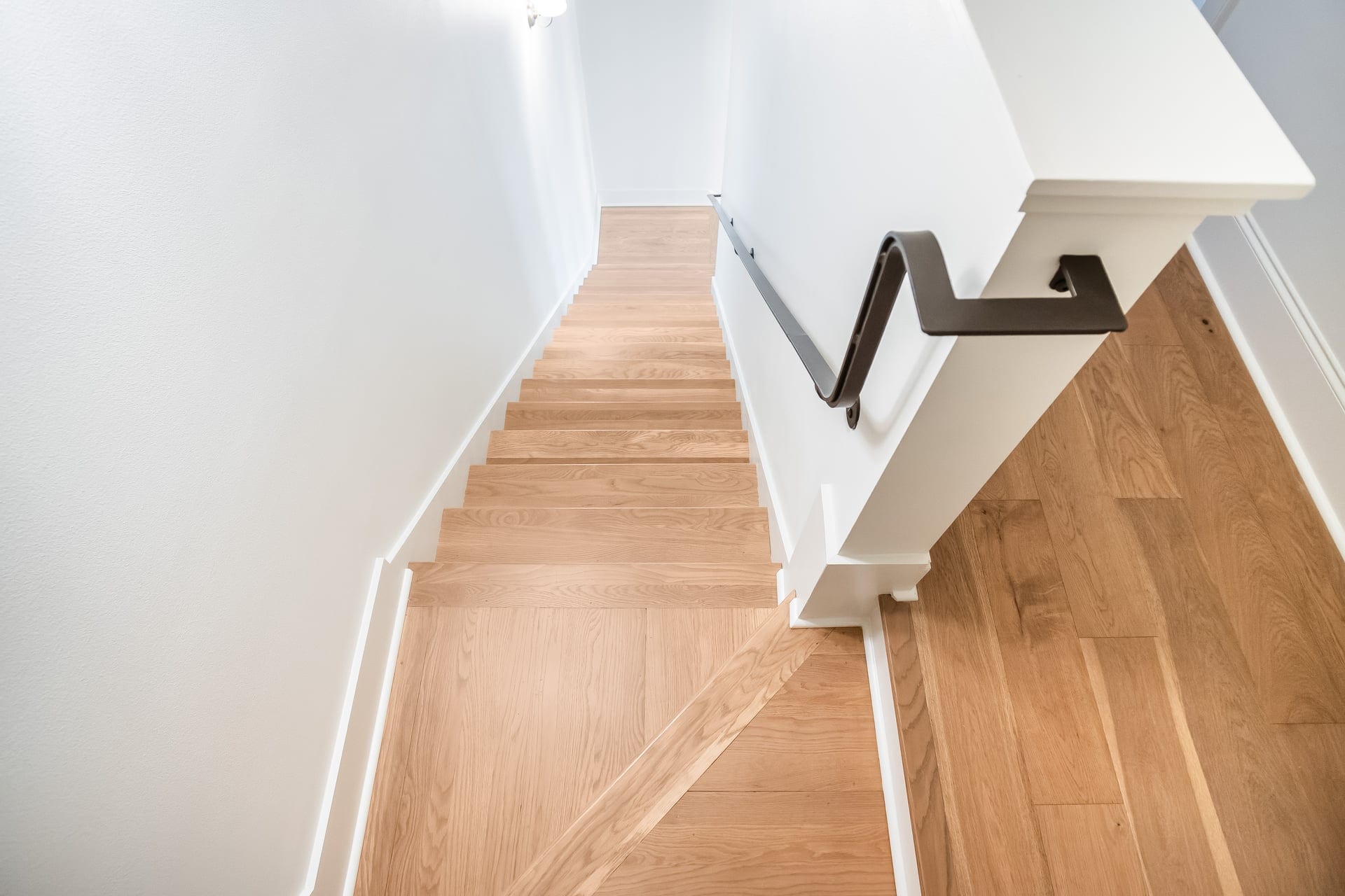 Detail Albizia Staircase